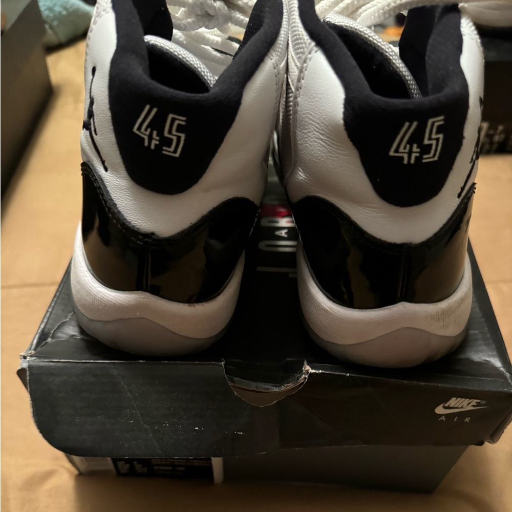 Jordan’s size 5 or 5 1/2 in big boys